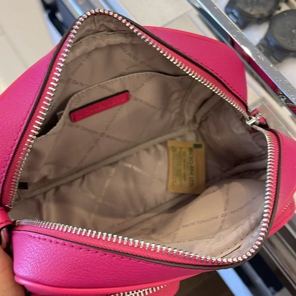 Michael Kors Jet Set Leather Medium Crossbody Bag Case for Apple AirPods Pro - Picture 11 of 16